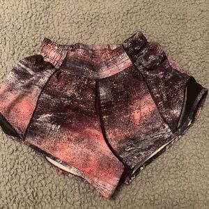 Lululemon Hotty Hot Shorts 2.5